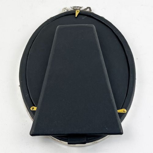 ELEGANT OVAL STERLING SILVER PHOTO FRAME WITH PLAIN BORDER - ADDITIONAL PHOTO 5