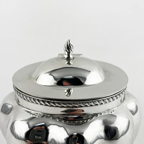 EDWARDIAN STERLING SILVER TEA CADDY WITH BULBOUS OVAL FLUTED BODY - ADDITIONAL PHOTO 1