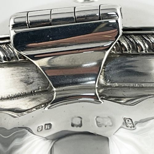 EDWARDIAN STERLING SILVER TEA CADDY WITH BULBOUS OVAL FLUTED BODY - ADDITIONAL PHOTO 6