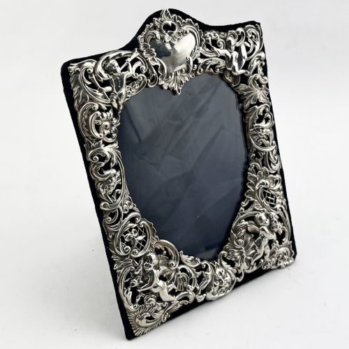 decorative william comyns victorian sterling silver photo frame - CATEGORY: ANTIQUE SILVER - DATED 1890