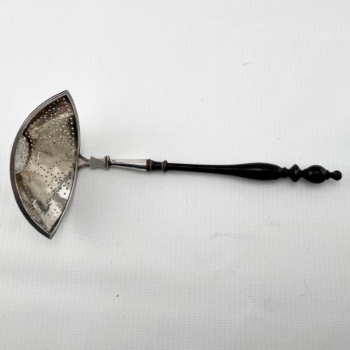 DUTCH BERNARD MULLER STERLING SILVER TEA STRAINER - ADDITIONAL PHOTO 2