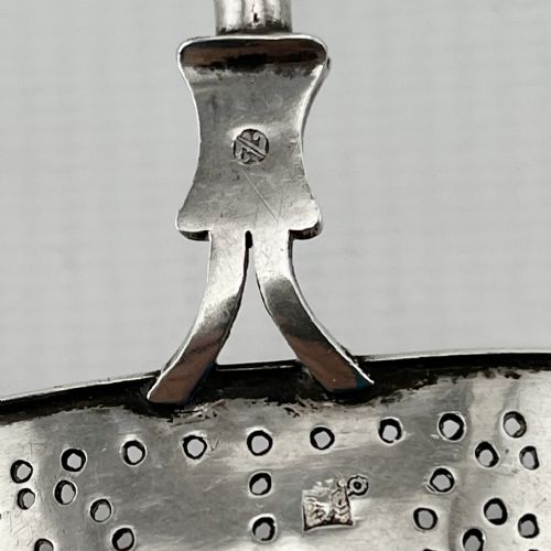 DUTCH BERNARD MULLER STERLING SILVER TEA STRAINER - ADDITIONAL PHOTO 4