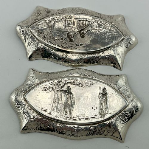 PAIR OF VICTORIAN WILLIAM COMYNS STERLING SILVER DISHES - ADDITIONAL PHOTO 2
