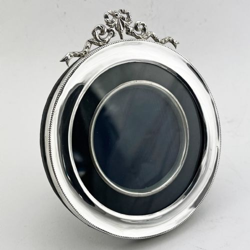 PRETTY EDWARDIAN ROUND STERLING SILVER PHOTO FRAME