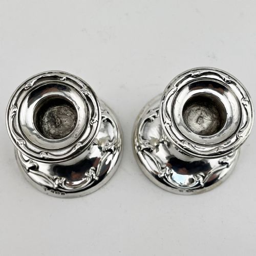 PAIR OF EDWARDIAN STERLING SILVER DWARF CANDLESTICKS - ADDITIONAL PHOTO 1