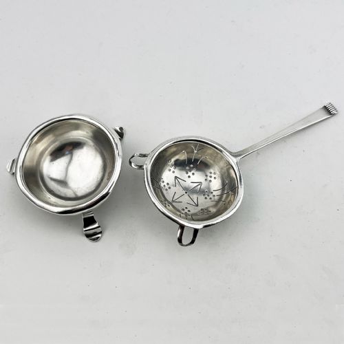 GOOD QUALITY STERLING SILVER TEA STRAINER - ADDITIONAL PHOTO 2