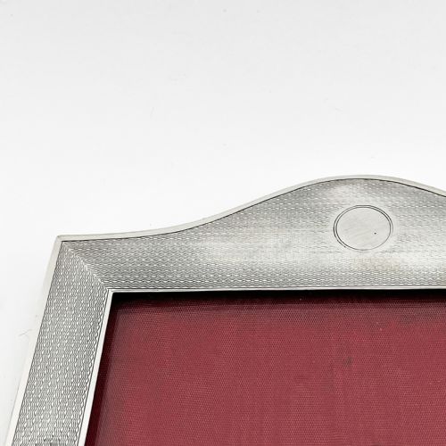 STERLING SILVER RECTANGULAR PHOTO FRAME WITH AN ENGINE TURNED BORDER - ADDITIONAL PHOTO 2