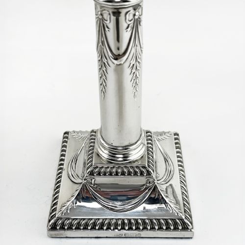 PAIR OF CLASSICAL EDWARDIAN STERLING SILVER CANDLESTICKS - ADDITIONAL PHOTO 3