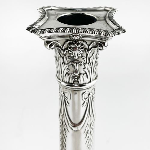 PAIR OF CLASSICAL EDWARDIAN STERLING SILVER CANDLESTICKS - ADDITIONAL PHOTO 5
