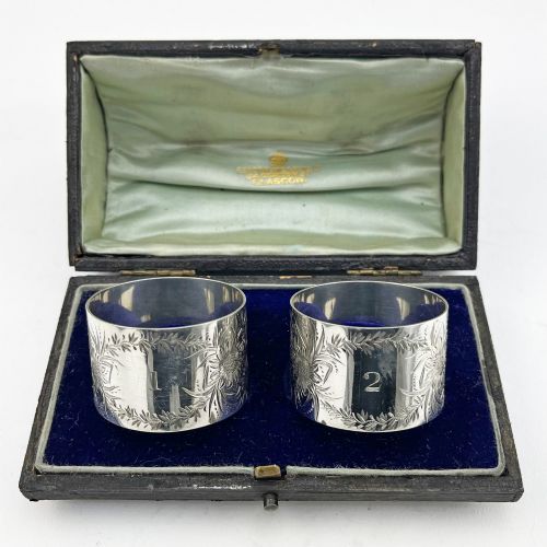 Pretty Boxed Pair of Victorian Sterling Silver Napkin Rings