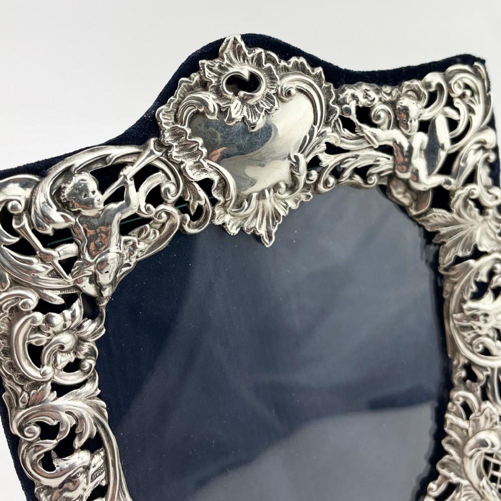Decorative William Comyns Victorian Sterling Silver Photo Frame View IV