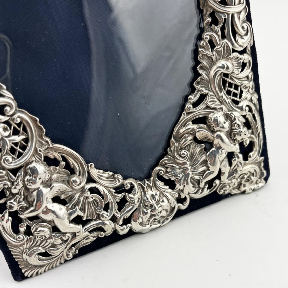 Decorative William Comyns Victorian Sterling Silver Photo Frame View V