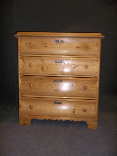 Antique Pine Chest of Drawers