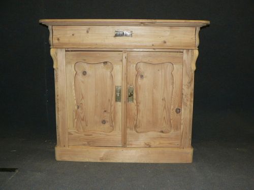Small Antique Pine Cupboard.
