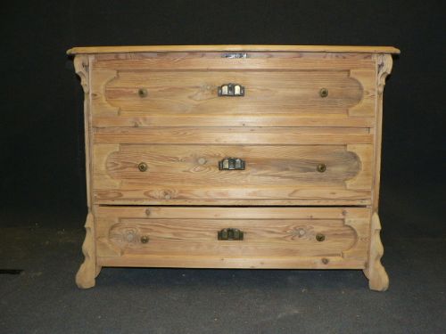 Antique Pine Chest of Drawers