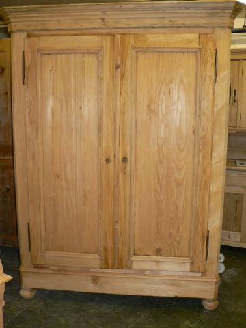 Large Antique Pine Wardrobe (T34084) (Dismantles)