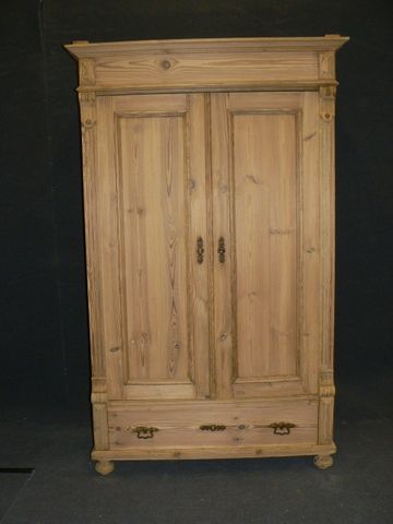 Small Antique Pine Wardrobe/cupboard with a Bottom Drawer (T52003)