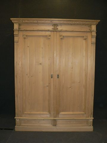 Large Antique Pine Linen Cupboard/bookcase
