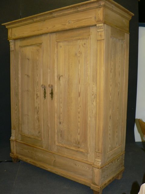 Large Antique Pine Wardrobe (Dismantles)
