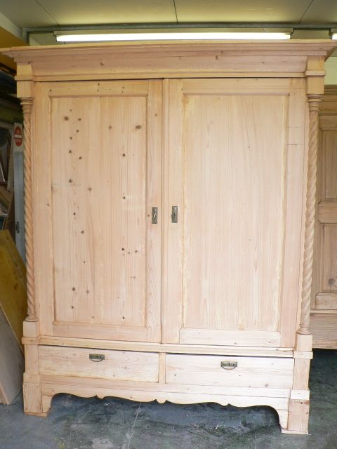Very Large Antique Pine Wardrobe (Dismantles)
