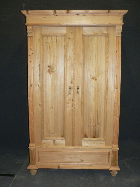 Small Single Antique Pine Wardrobe/cupboard