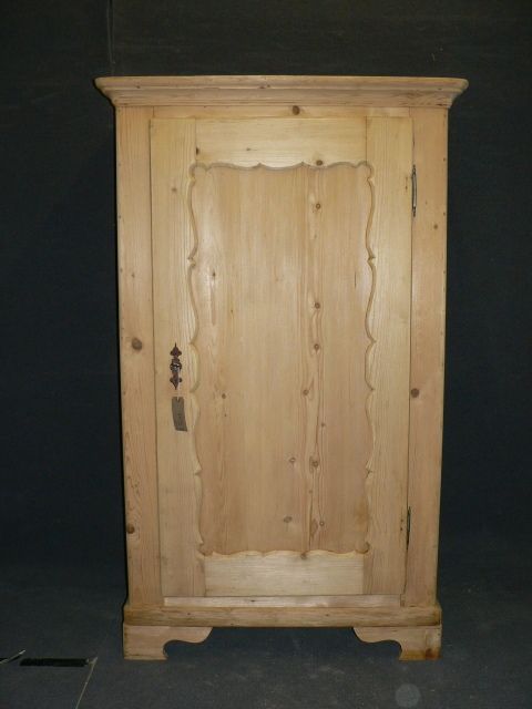 Large Antique Pine Shelved Cupboard