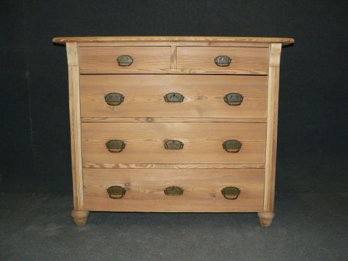 Old Pine Chest of Drawers