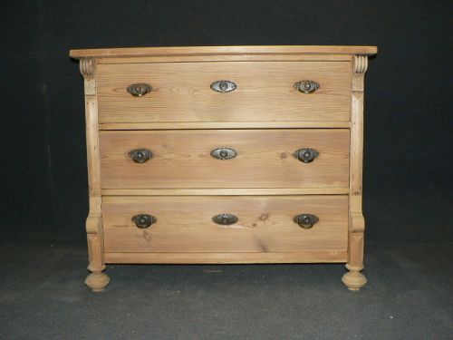 Small Antique Pine Chest of Drawers
