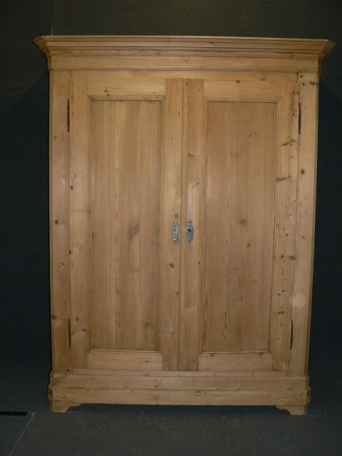 Large Antique Pine Wardrobe (Dismantles)