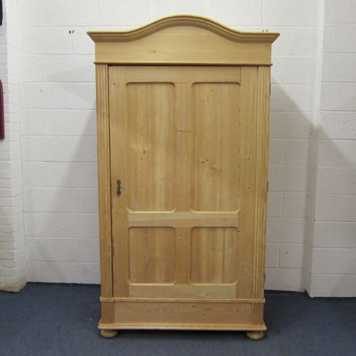 Antique Pine Wardrobe with a Single Door. (Dismantles)