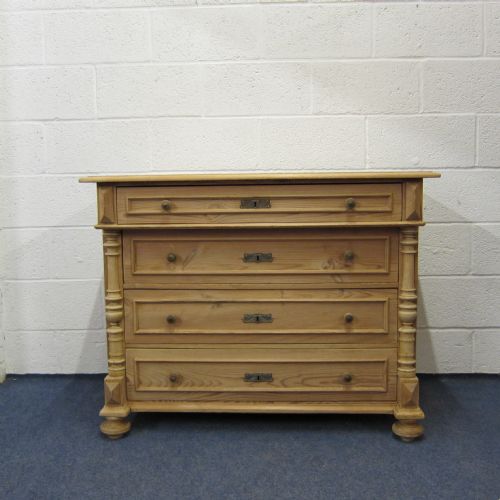 Antique Pine Chest of 4 Drawers