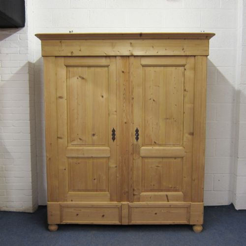 Large Antique Pine Wardrobe (Dismantles)