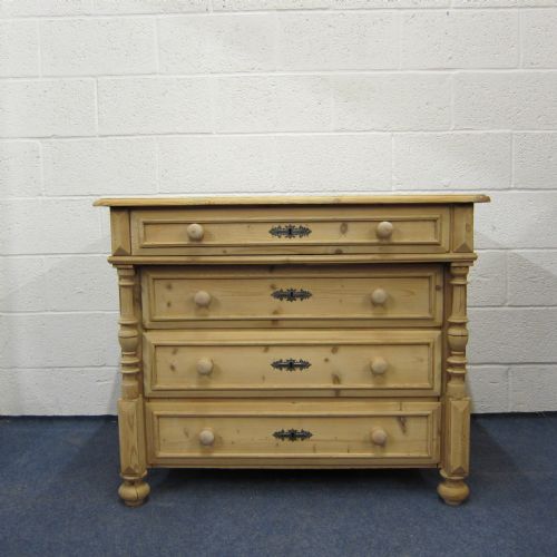 Antique Pine Chest of 4 Drawers