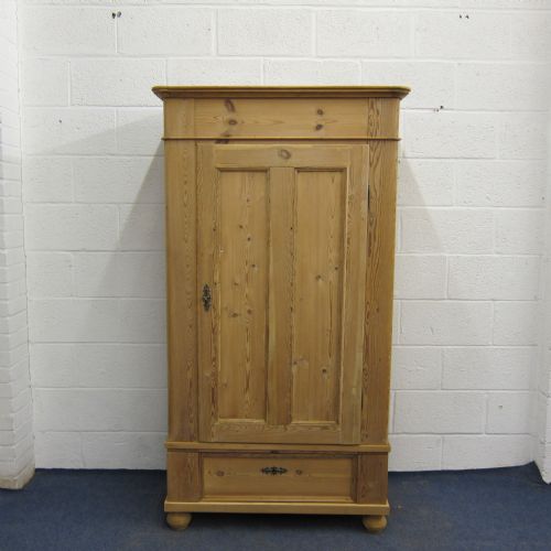 Large Antique Pine Cupboard - Small Wardrobe