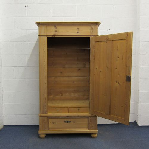 fig 1. Large antique pine cupboard - small wardrobe