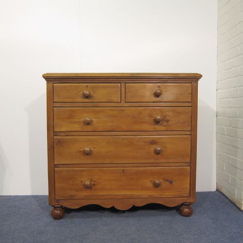 Large Victorian Pine Chest of Drawers