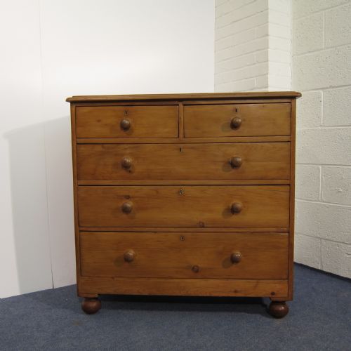 Large Victorian Pine Chest of Drawers