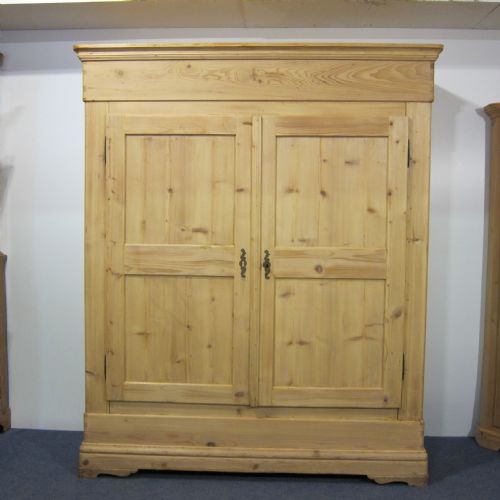 Lovely Large Old Pine Wardrobe Which Dismantles for Delivery