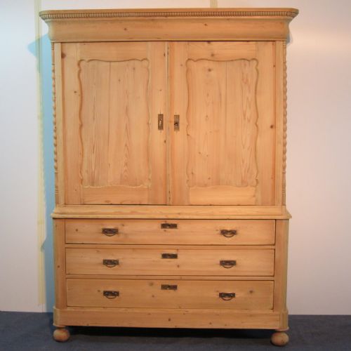 Large Old Pine Dutch Linen Press