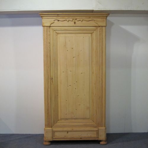 Elegant Single Door Antique Pine Wardrobe C.1910