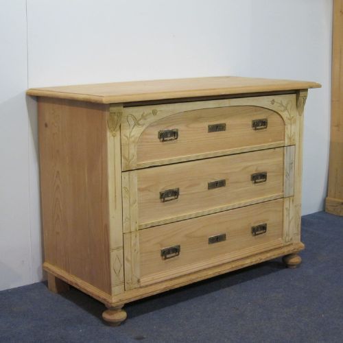 fig 1. Pretty antique pine chest of drawers - Circa 1920's