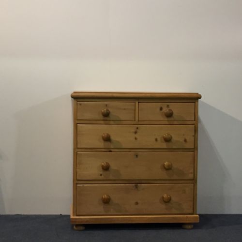 Classic Late Victorian Chest of Drawers