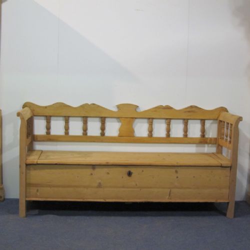 Beautiful 19th Century Farmhouse Bench Seat