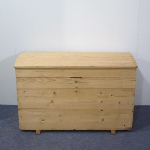 fig 1. Antique Carpenters Box c.1920 (linen chest)