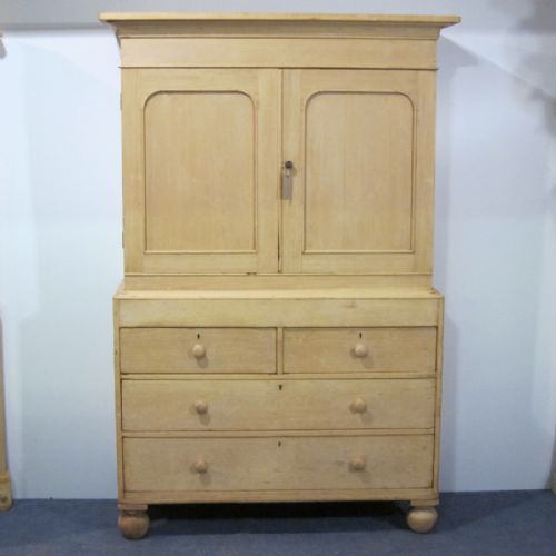 Splendid Victorian Pine Linen Press