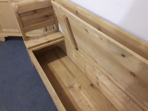 fig 1. 19th Century Farmhouse Bench Seat