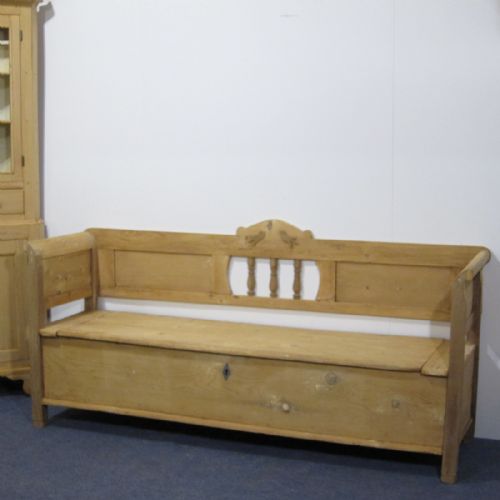 fig 2. Antique Country Kitchen Storage Bench c.1800's