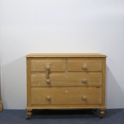 Charming Victorian Chest of Drawers on Original Castor's