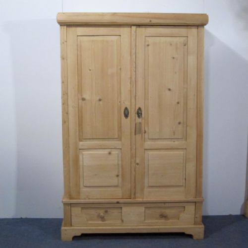 Small Antique Pine Wardrobe - (Dismantles)
