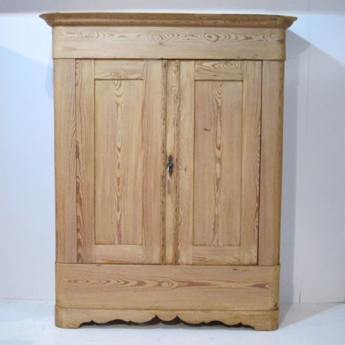 Early 1800'S Antique Pine Wardrobe